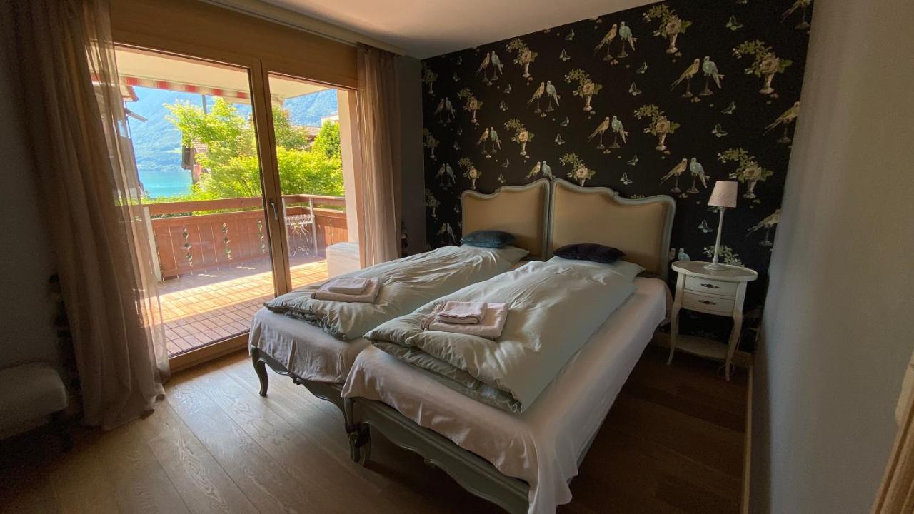 An Apartment In A Modern Swiss Chalet Iseltwald Bagian luar foto